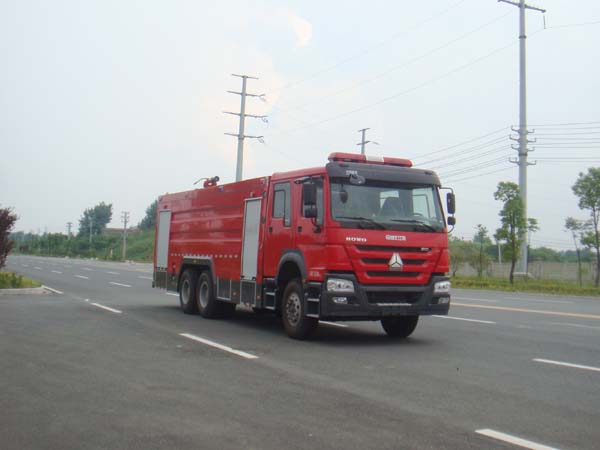 斯太爾後雙橋水罐消防車