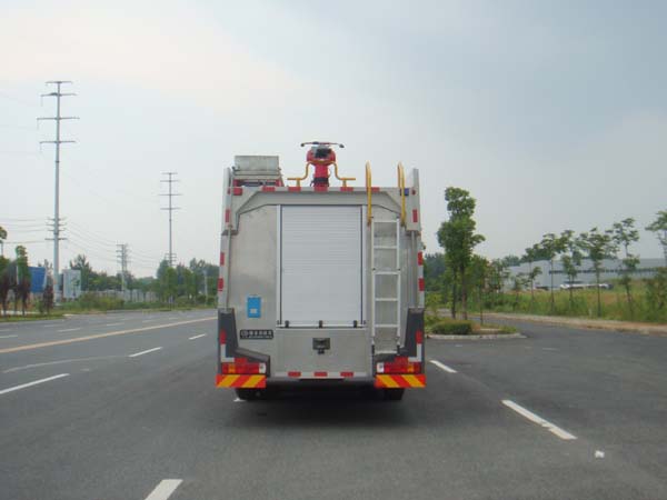 斯太爾後雙橋水罐消防車