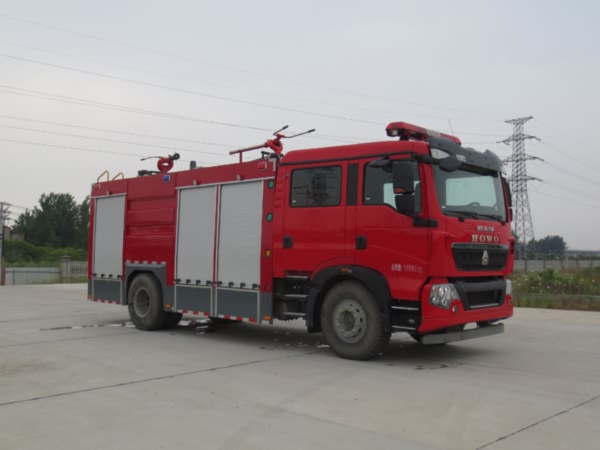 重汽豪沃7方│幹粉水聯用消防車
