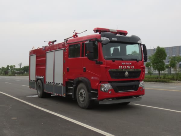 重汽豪沃7方│幹粉泡沫聯用消防車